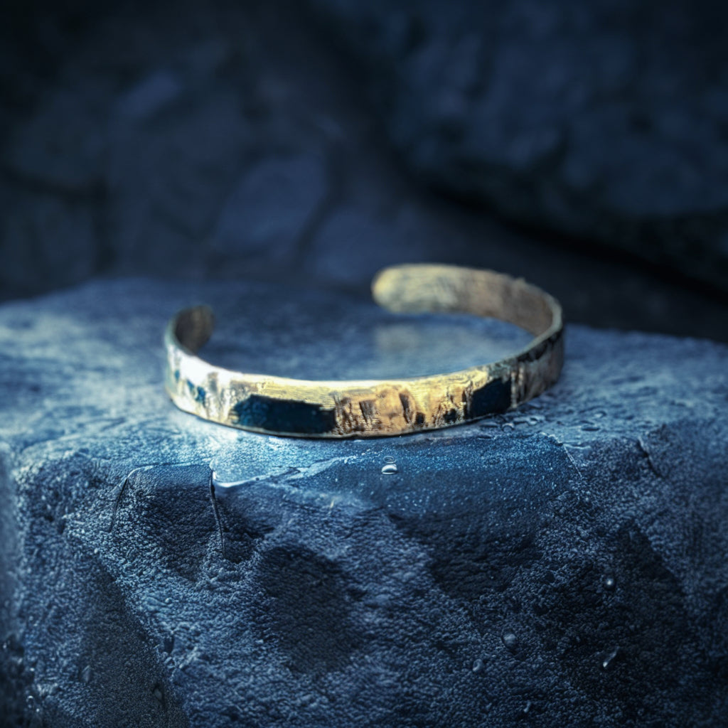 Bracelet laiton patine noire.