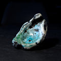 Sculpture / Objet de collection.
Porte encens Magma en grés.
Poids environ 90 grammes.
Dim. environ 6 cm x 5 cm.
Le porte encens est créé de manière artisanale par Fabien Martinet, Artisan Designer sur Ajaccio.
Contrairement à la céramique produite en série, du moulage à la cuisson, tout est étroitement contrôlé.
La pièce ainsi créée est unique : elle ne pourra jamais être reproduite.