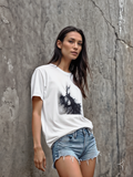 T-shirts homme/femme imprimés sérigraphiés à Ajaccio avec mes visuels exclusifs « naufrage ». 100 % coton bio, 30 exemplaires max par design.