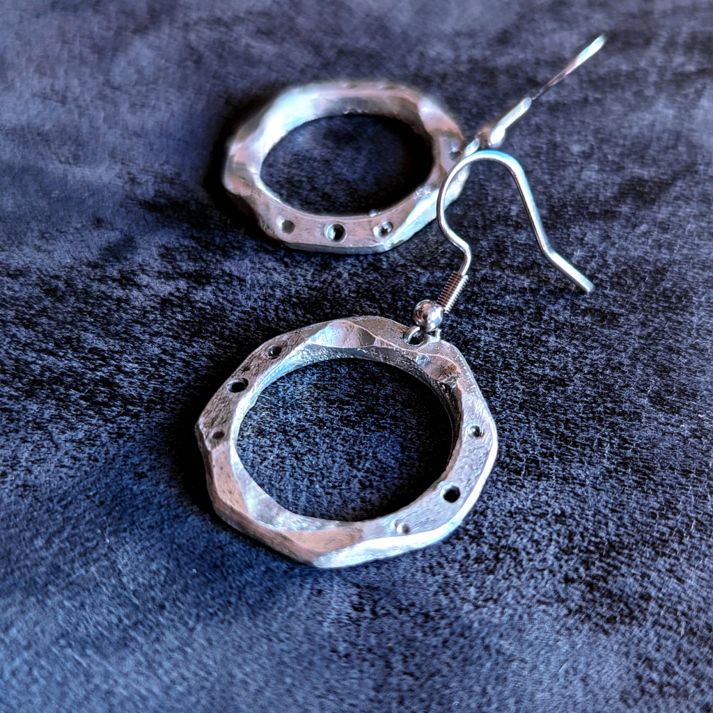 Boucles d'oreilles étain "Nut" (Sn_bo_01)